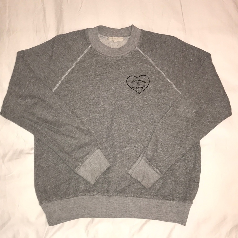 Embroidered crew neck “saturdays & sundays”